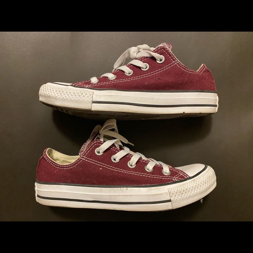 Converse Low tops